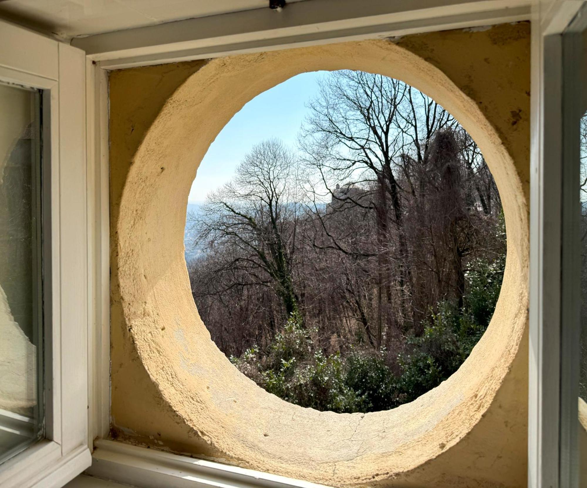 Appartamento Alberti Con Vista Lago Madonna Del Sasso Bagian luar foto